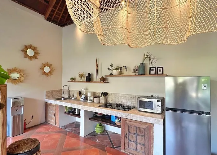 Villa Nicole 5br Paradise, Quiet Area In Oberoi *