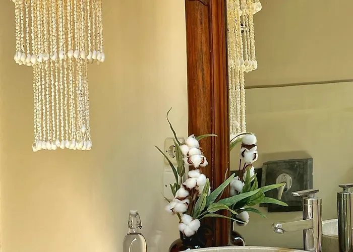 Nicole 5br Paradise, Quiet Area In Oberoi Villa *