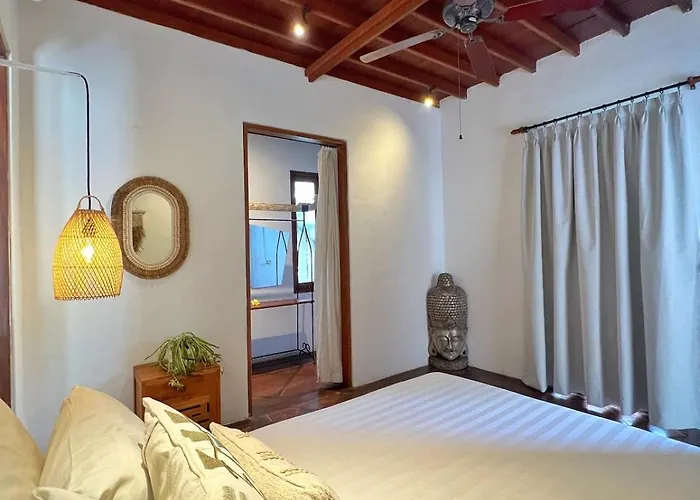 Nicole 5br Paradise, Quiet Area In Oberoi