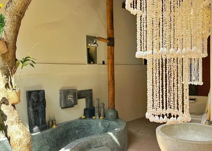 Villa Nicole 5br Paradise, Quiet Area In Oberoi *