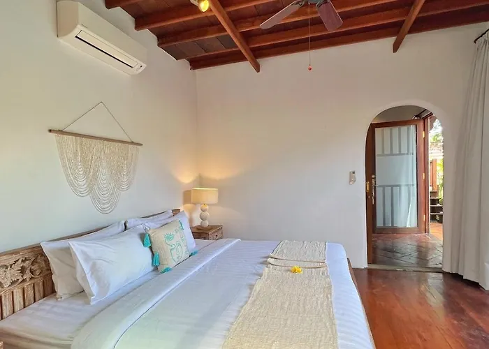 Villa Nicole 5br Paradise, Quiet Area In Oberoi Seminyak
