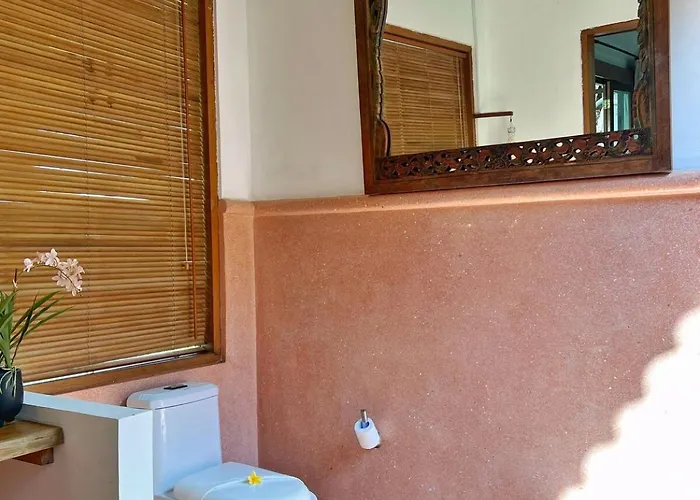 Nicole 5br Paradise, Quiet Area In Oberoi *