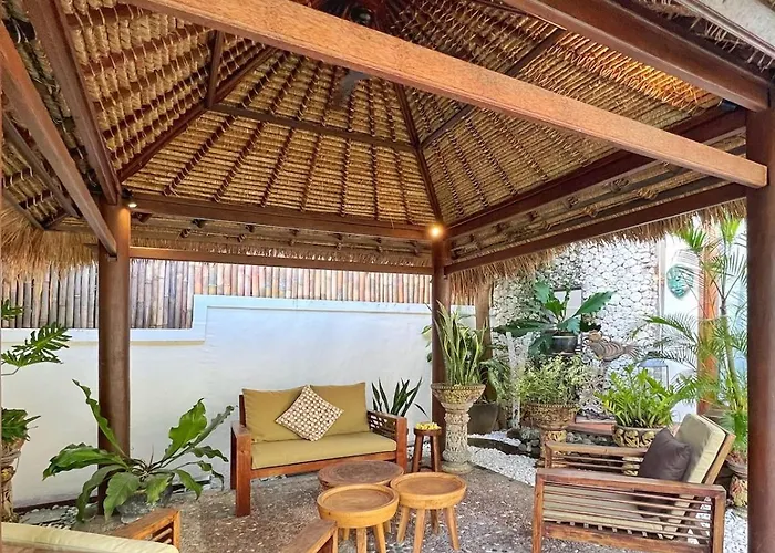 Villa Nicole 5br Paradise, Quiet Area In Oberoi *
