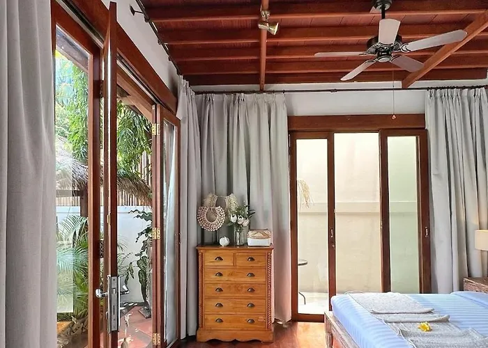 Nicole 5br Paradise, Quiet Area In Oberoi *