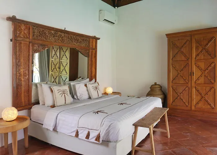 Nicole 5br Paradise, Quiet Area In Oberoi Villa